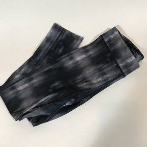 Under Armour compression capri legging